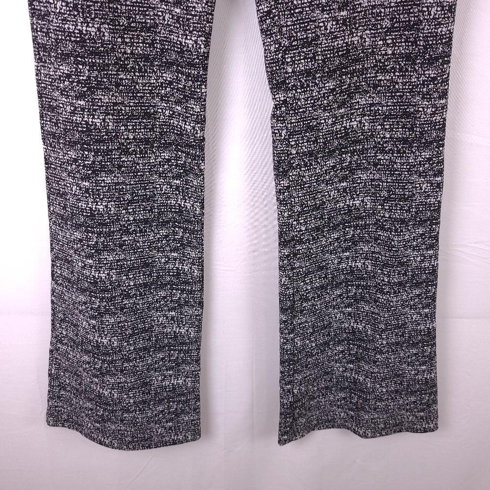 BCBGeneration Flare Leg Black White Pants Size 6 - Picture 5 of 6